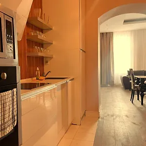 Aurellia Serviced Apartamento